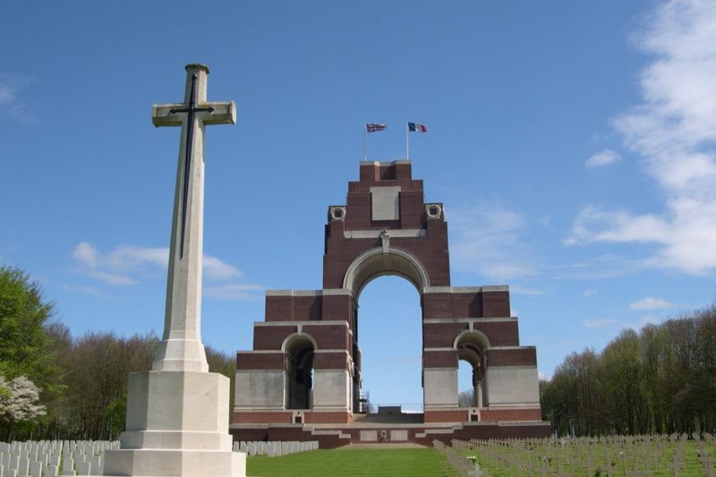 WW1 British and Canadians soldiers in the Somme 1916 (Small Group 2/7 pax)